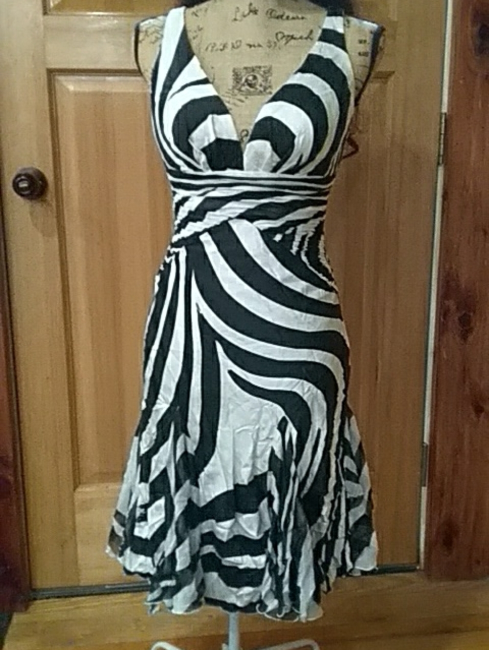 Alberto Makali Black & White Swirl V-Neck Midi Dress